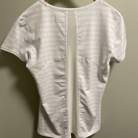 Oakley white athletic t-shirt - Picture 4 of 9